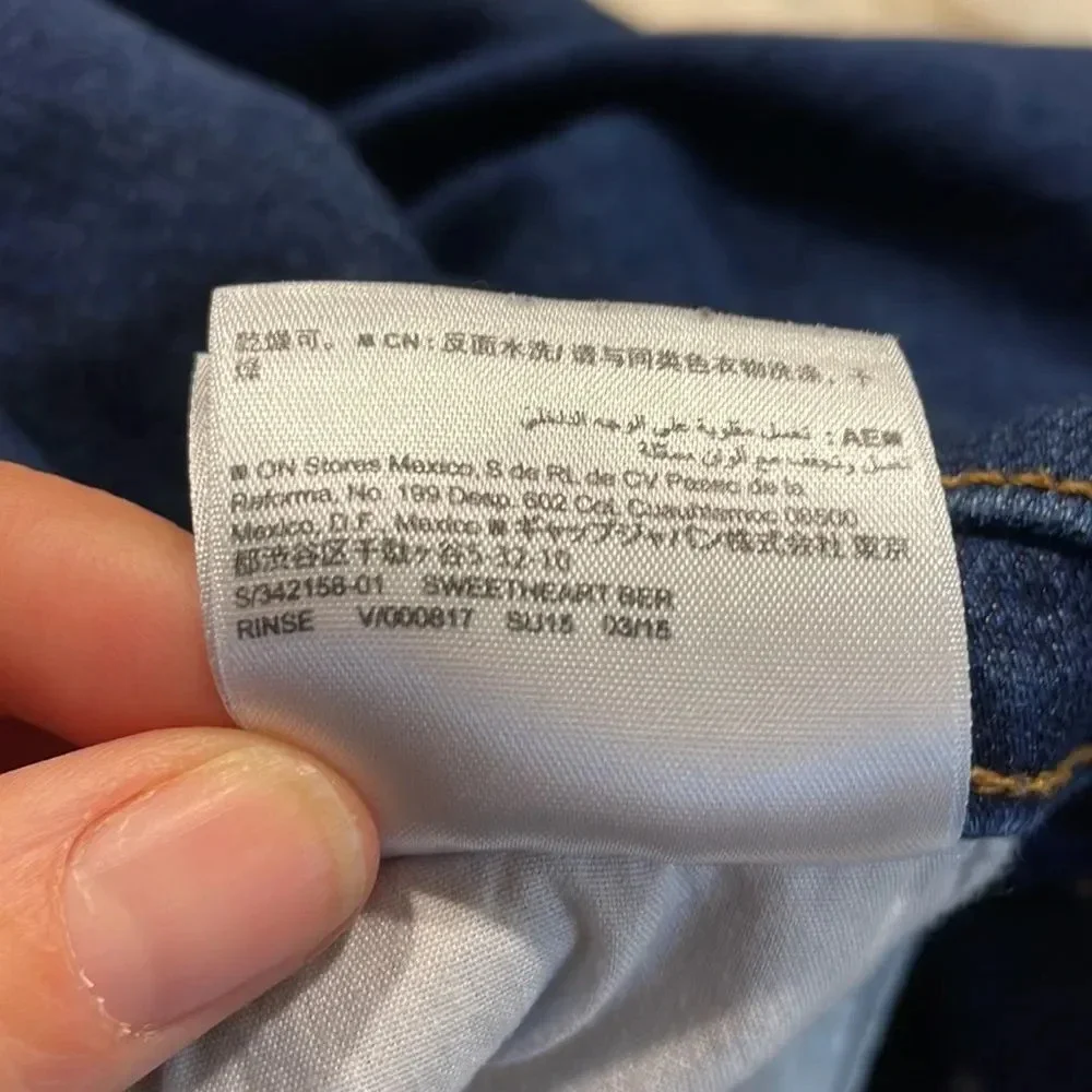 Old Navy Sweet Heart woman’s denim shorts. - Picture 9 of 9